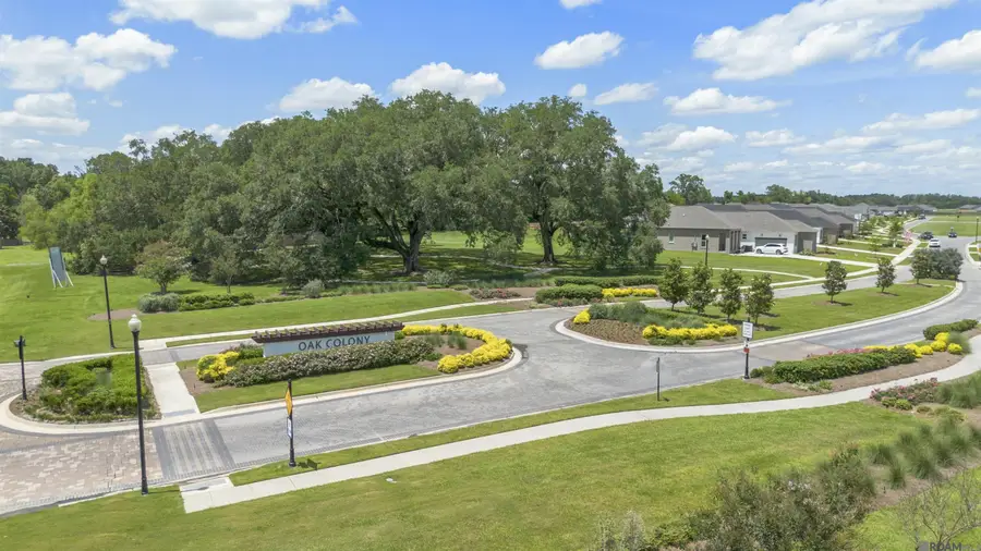 10022 Sanctuary Oaks Dr, Baton Rouge, LA 70817 - #2