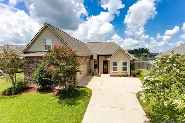16395 Pascal Dr, Prairieville, LA 70769