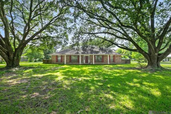 7958 Antioch Rd, St. George, LA 70817