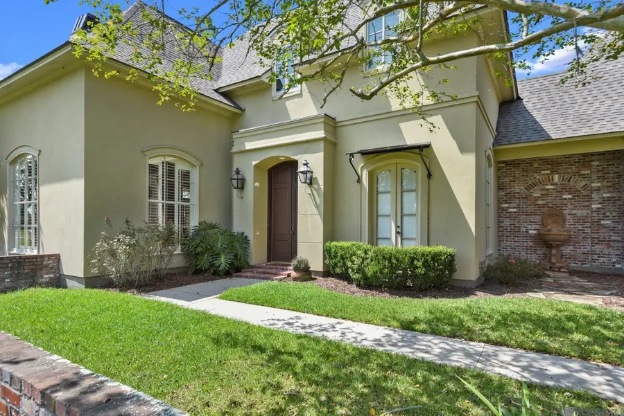 2210 Laurel Lakes Ave, Baton Rouge, LA 70820 - #2