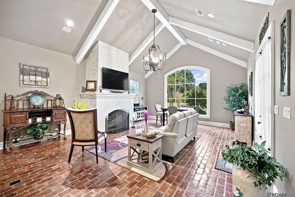 18764 Perkins Rd, Prairieville, LA 70769