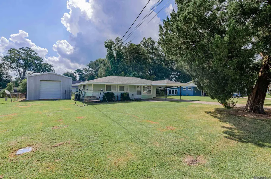 308 Bunn St, Donaldsonville, LA 70346 - #3