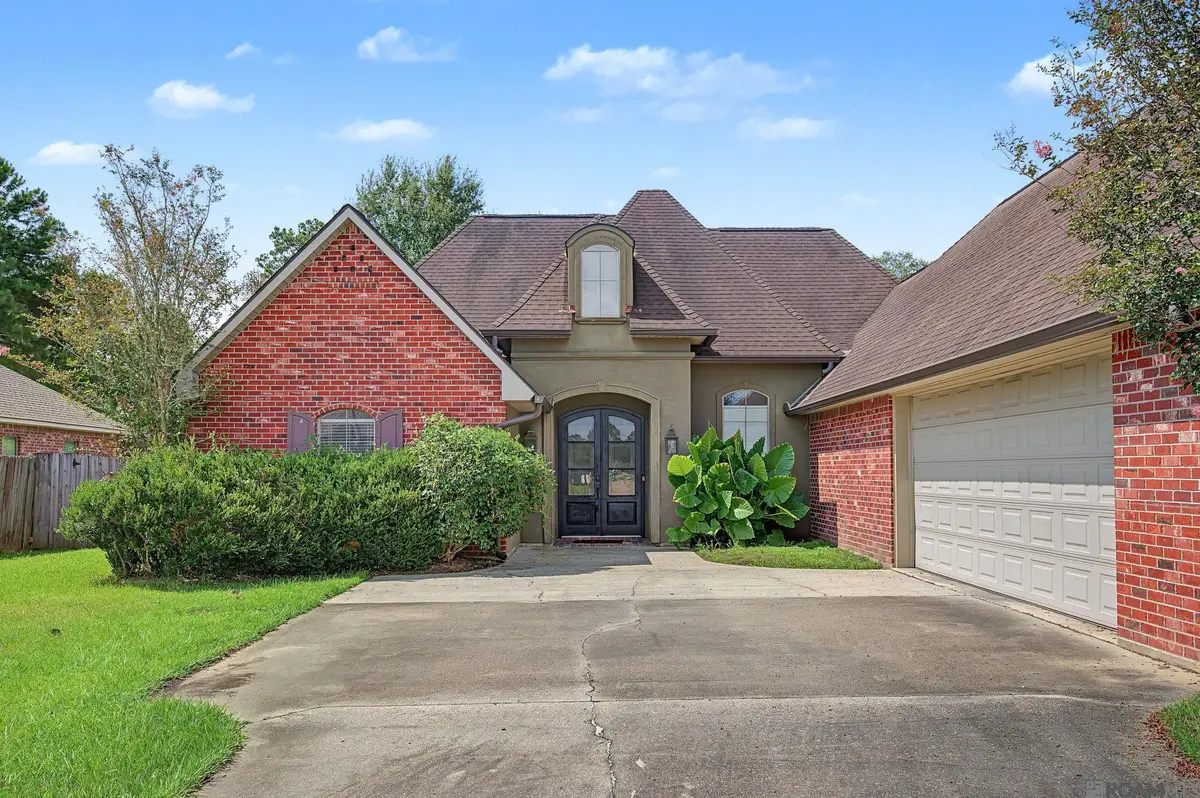13860 Cobblestone Dr, Denham Springs, LA 70726 - #1
