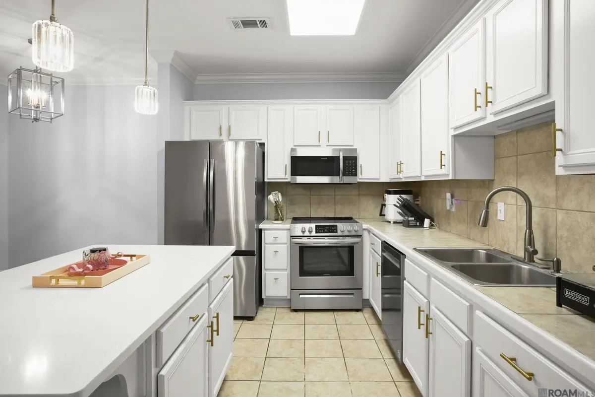 10600 Lakes Blvd, Baton Rouge, LA 70810 - #1