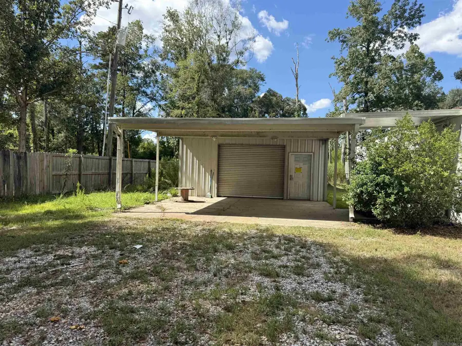 11085 Whispering Oaks Dr, Denham Springs, LA 70785 - #2