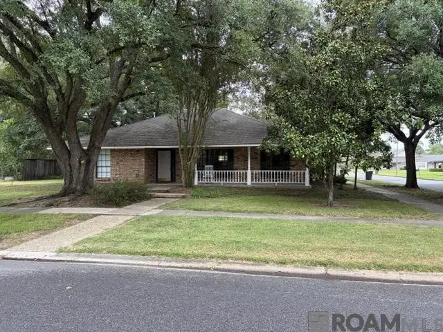 1383 Queen Cathy Dr, Baton Rouge, LA 70816 - #2