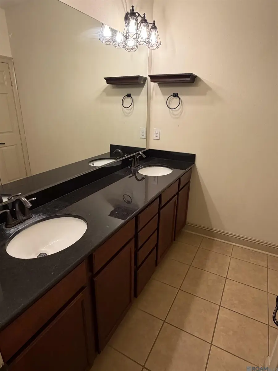 6086 Waterford Ln, Sorrento, LA 70778 - #2
