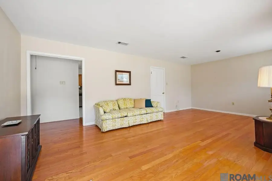 11065 Bellarbor Dr, Baton Rouge, LA 70815 - #3