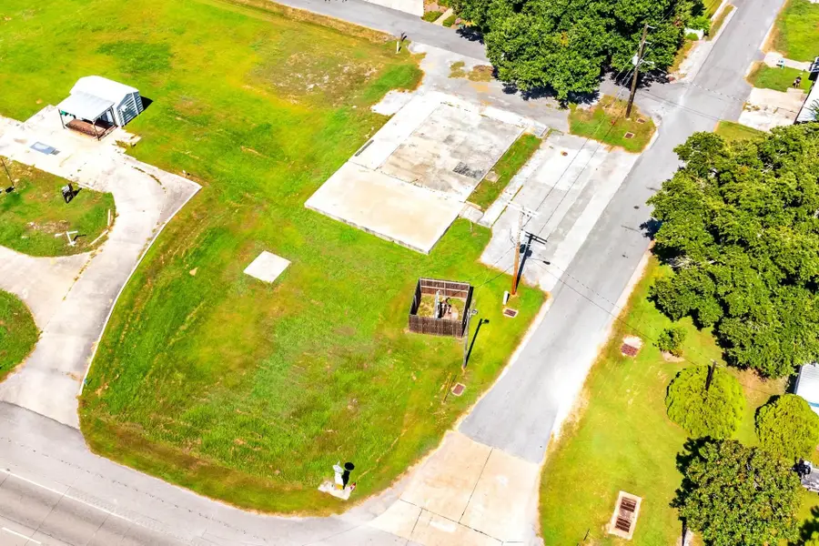 160 A Henry St, Golden Meadow, LA 70357 - #2