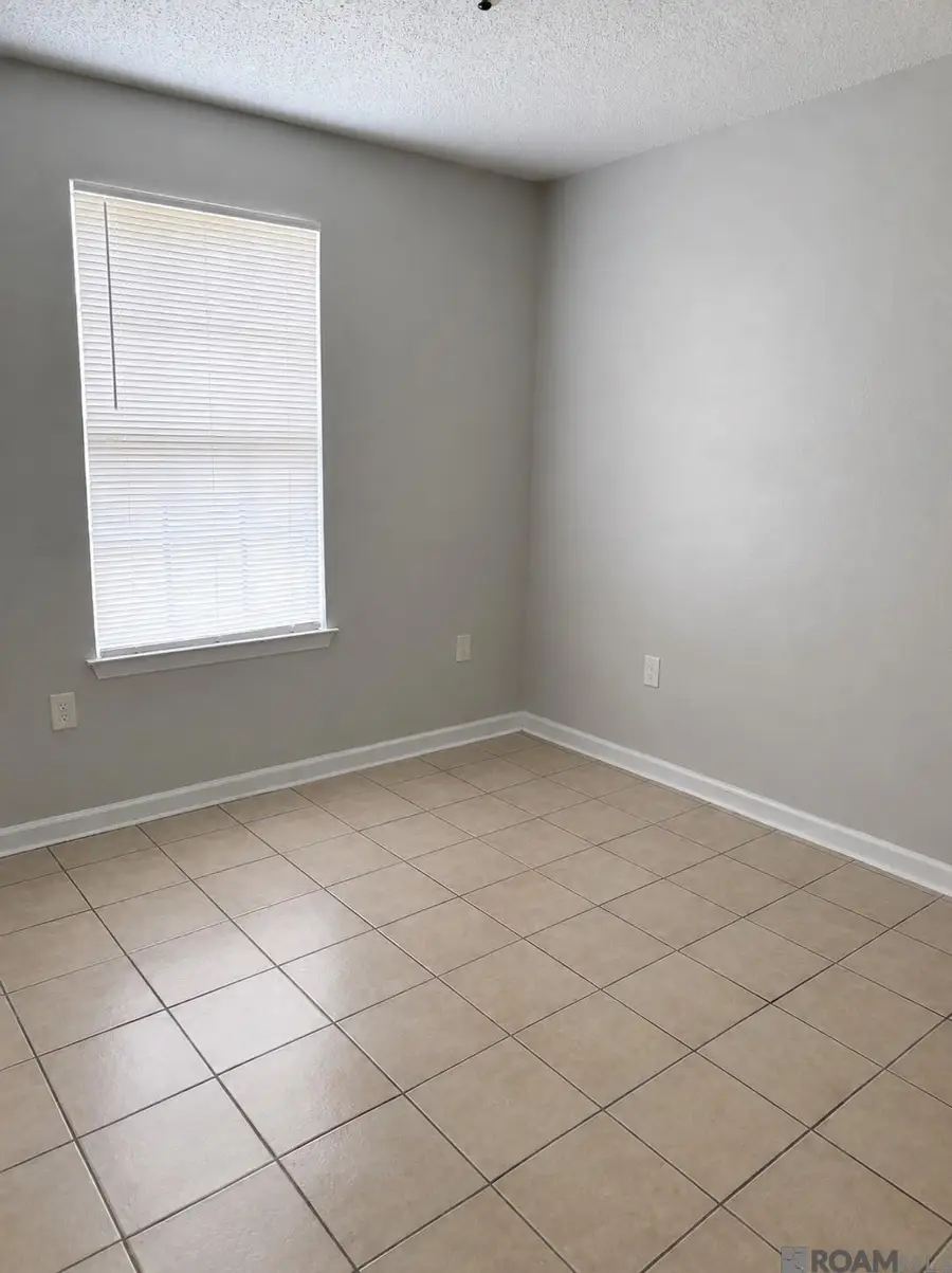 3363 King Bradford Dr, Baton Rouge, LA 70816 - #2