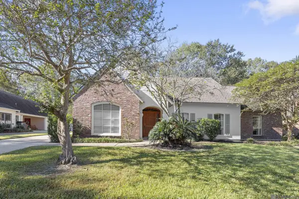 5802 Lake Shadow Dr, Baton Rouge, LA 70817