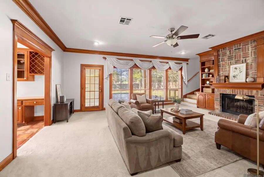 5802 Lake Shadow Dr, Baton Rouge, LA 70817 - #2