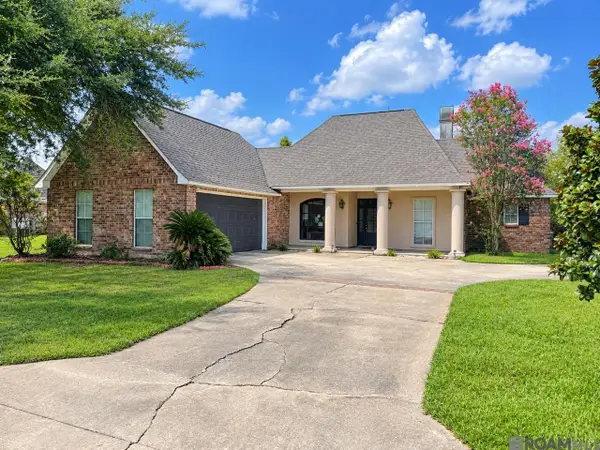 6397 Pelican Crossing Dr, Gonzales, LA 70737
