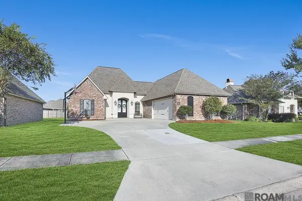 30957 Cambridge Dr, Walker, LA 70785