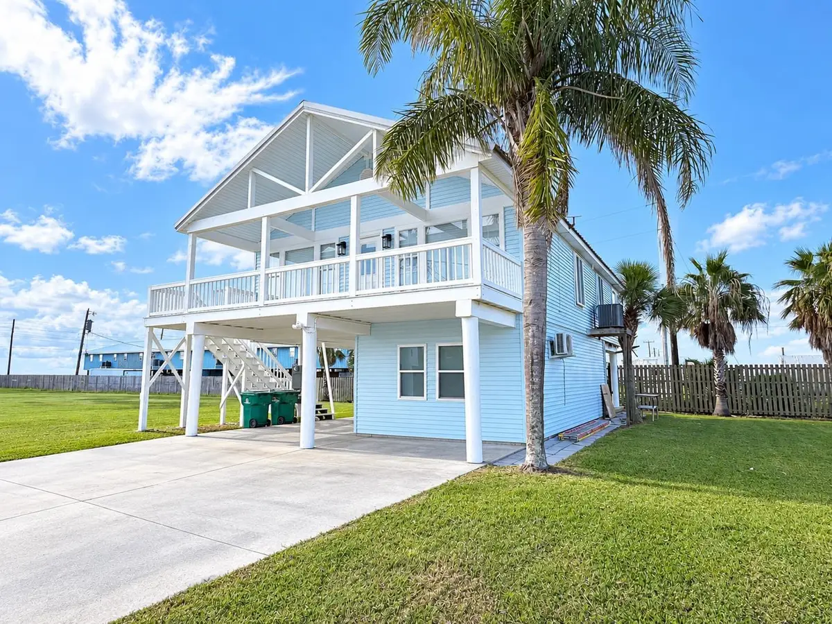 115 Constantin Dr, Golden Meadow, LA 70357 - #1