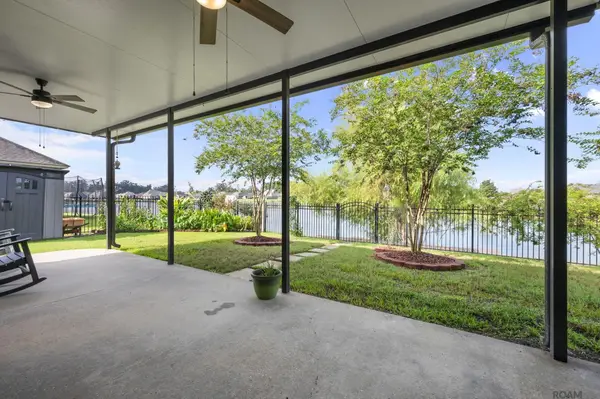 16475 Pascal Dr, Prairieville, LA 70769