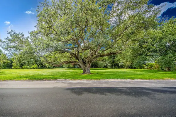 9282 Main St, Houma, LA 70363