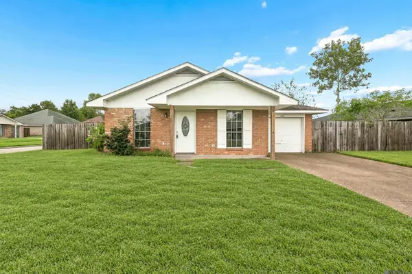 701 Belle Pointe Blvd, Laplace, LA 70068