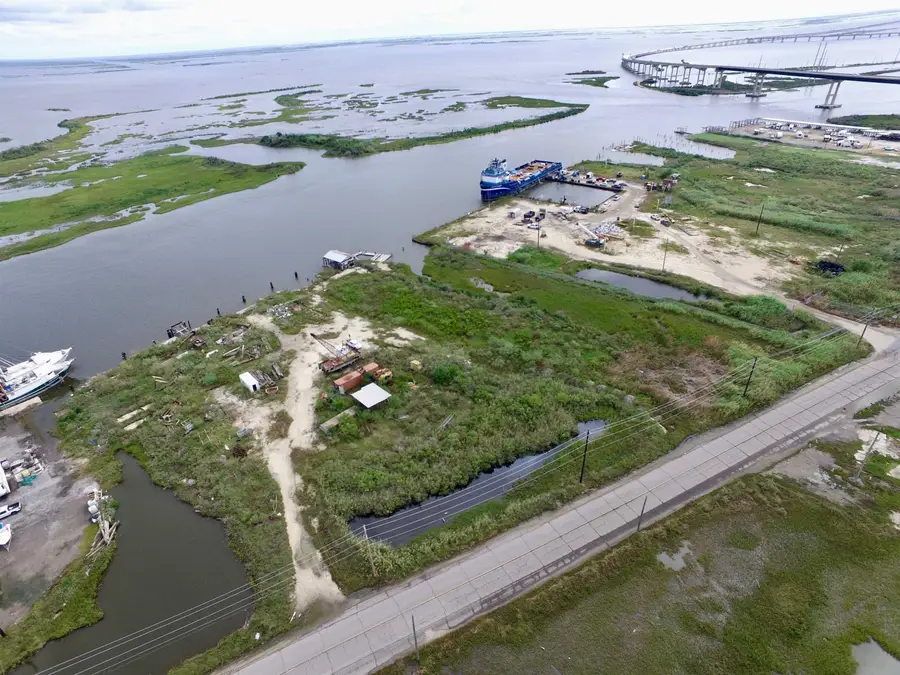 24309 Highway 1, Leeville, LA 70357 - #3