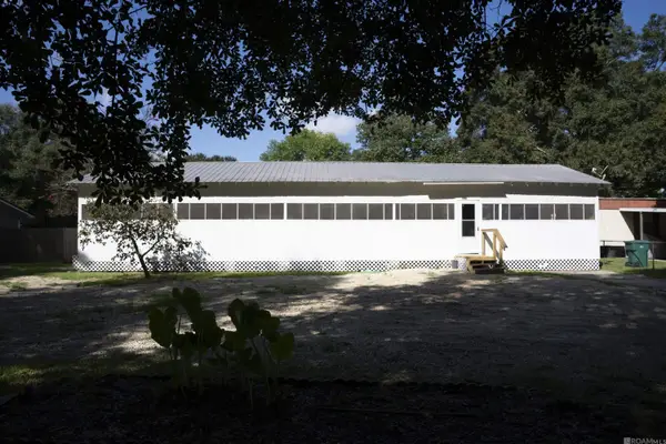 30081 Smith Dr, Walker, LA 70785
