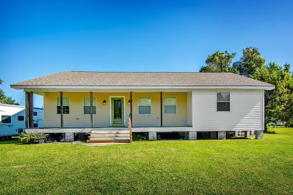 4147 Bayouside Dr, Houma, LA 70363