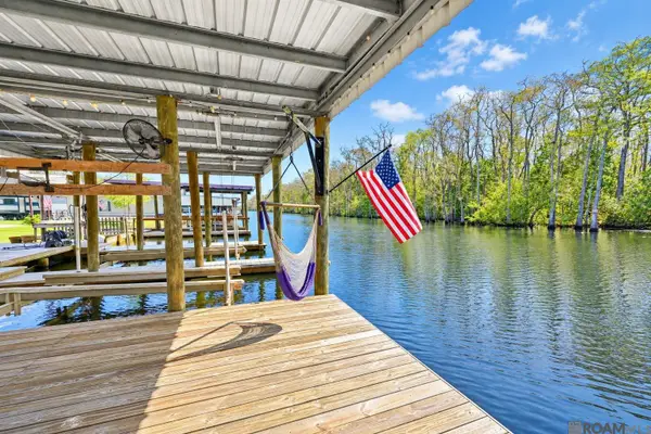 23328 Chene Blanc Ln, Maurepas, LA 70449