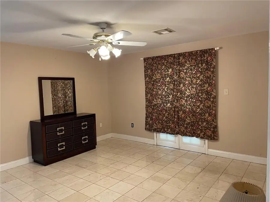 751 Terry Parkway, Terrytown, LA 70056 - #3
