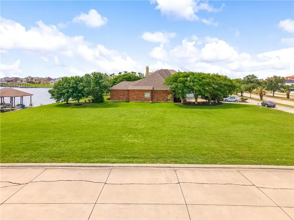 2060 Lakeshore Boulevard, Slidell, LA 70461 - #1