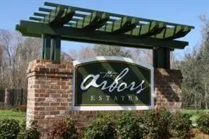 39 Arbor Lane, New Orleans, LA 70131