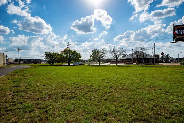 2107 N Mall Drive, Alexandria, LA 71301