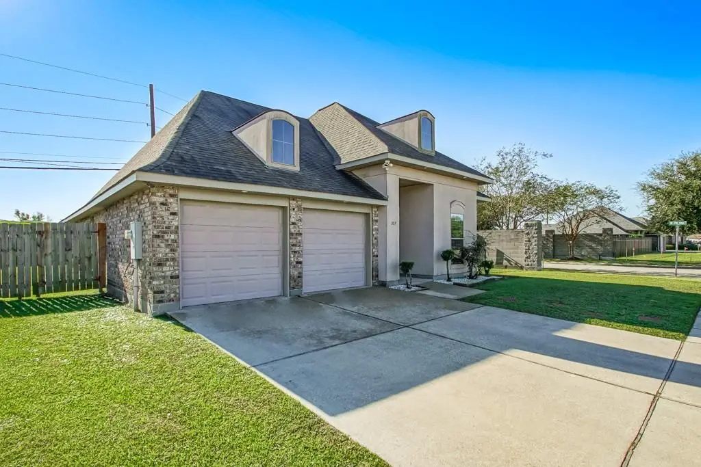307 S Pin Oak Drive, Saint Rose, LA 70087 - Image #1