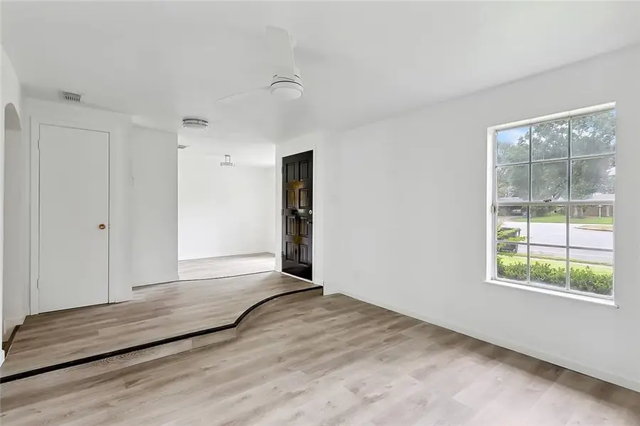 1751 Holiday Drive, New Orleans, LA 70114 - Image #2