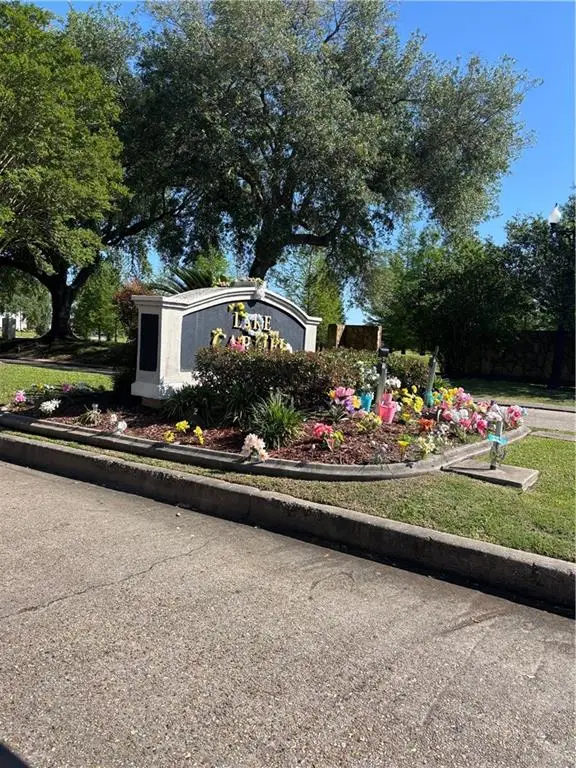 12511 Carmel Place, New Orleans, LA 70128