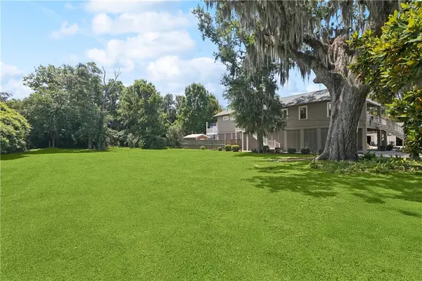 Wilkinson Street, Mandeville, LA 70448