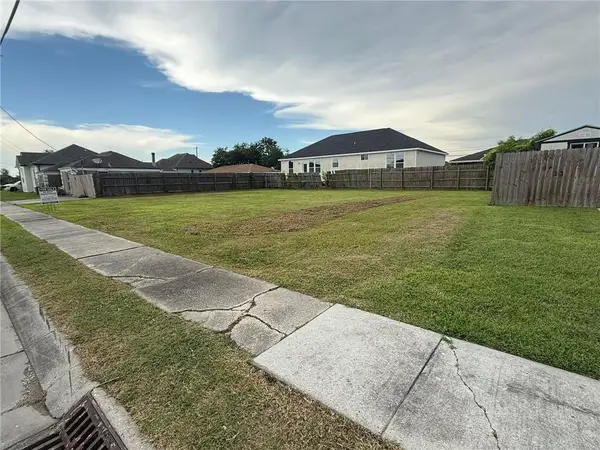 3505 Gallo Drive, Chalmette, LA 70043