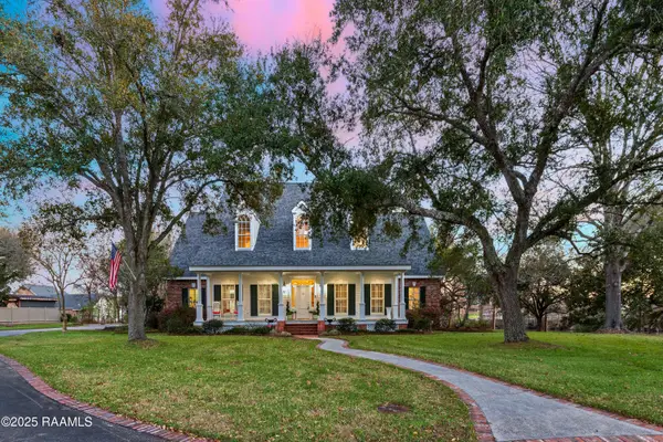 9 Oak Place, New Iberia, LA 70563