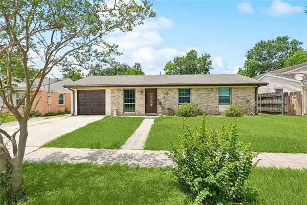 2412 Riverbend Drive, Violet, LA 70092