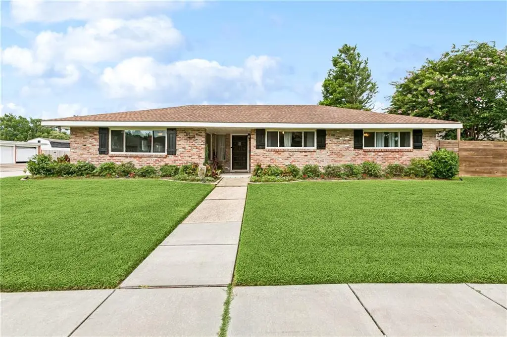 41 Derbes Drive, Gretna, LA 70053 - Image #1