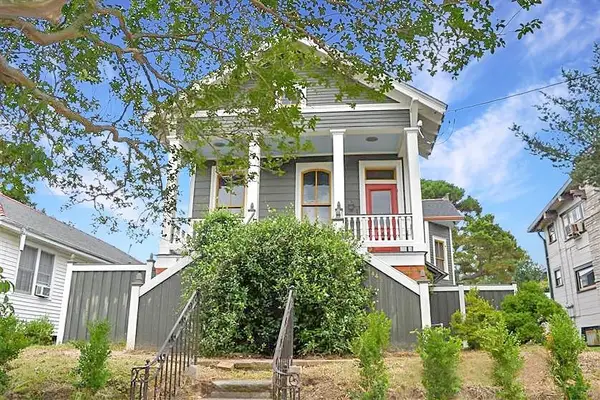 4445 Demontluzin Street, New Orleans, LA 70122