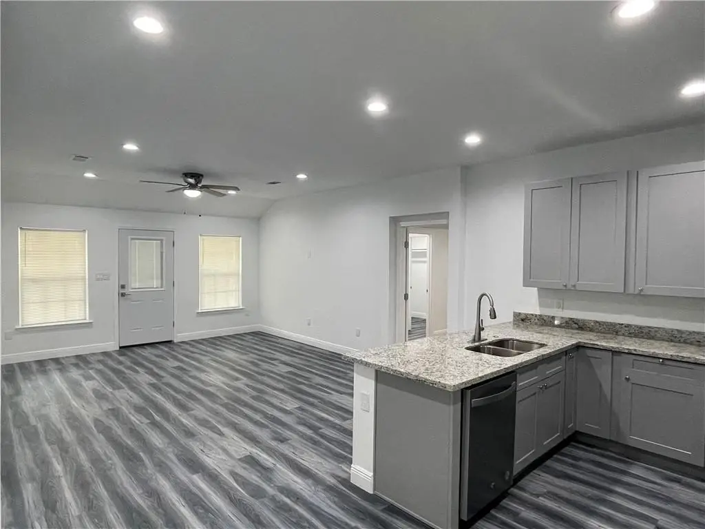 718 Avenue J, Bogalusa, LA 70427 - Image #1