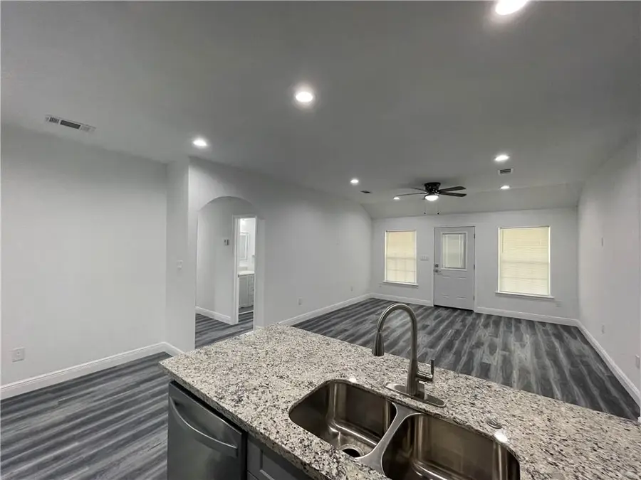 718 Avenue J, Bogalusa, LA 70427 - Image #3