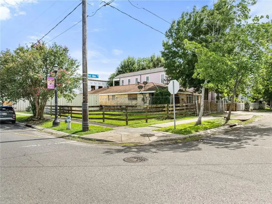 341 Red Allen Way, New Orleans, LA 70114 - #2