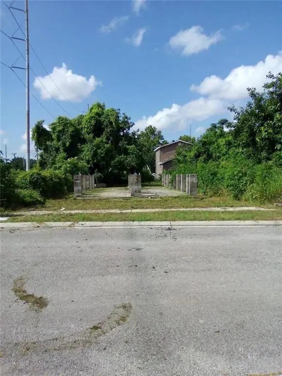 2926 Laussat Place, New Orleans, LA 70117