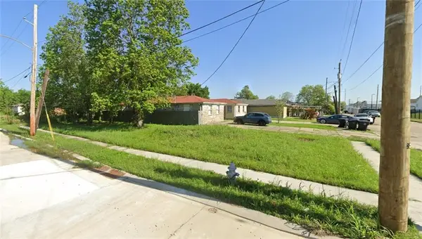 2400 Dubreuil Street, New Orleans, LA 70117