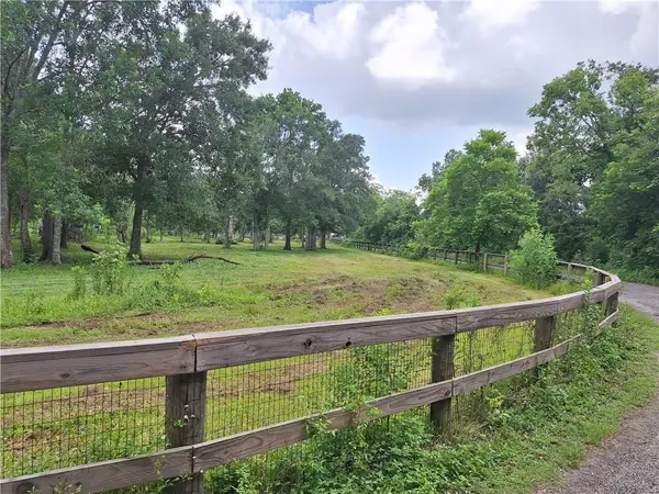 10855 Willow Drive, New Orleans, LA 70131