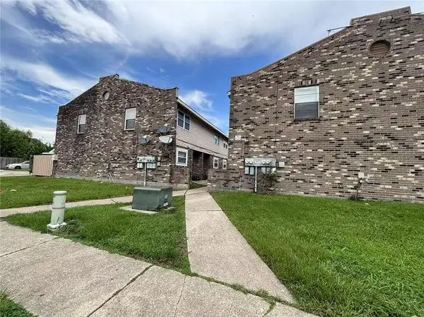 4201 Lac Couture Drive, Harvey, LA 70058