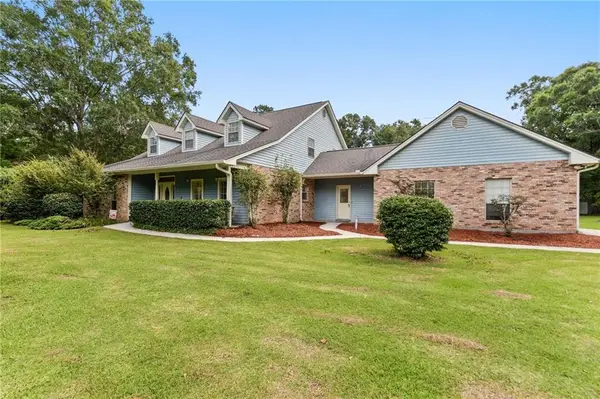 39 Woodridge Lane, Picayune, MS 39466