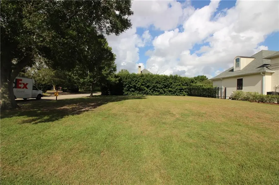 2 Bear Creek Drive, New Orleans, LA 70131 - #2
