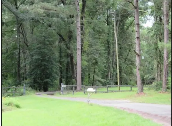 232 Mathes Road, Doyline, LA 71023