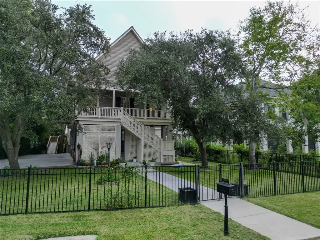 225 West Street, Mandeville, LA 70448 - Image #1